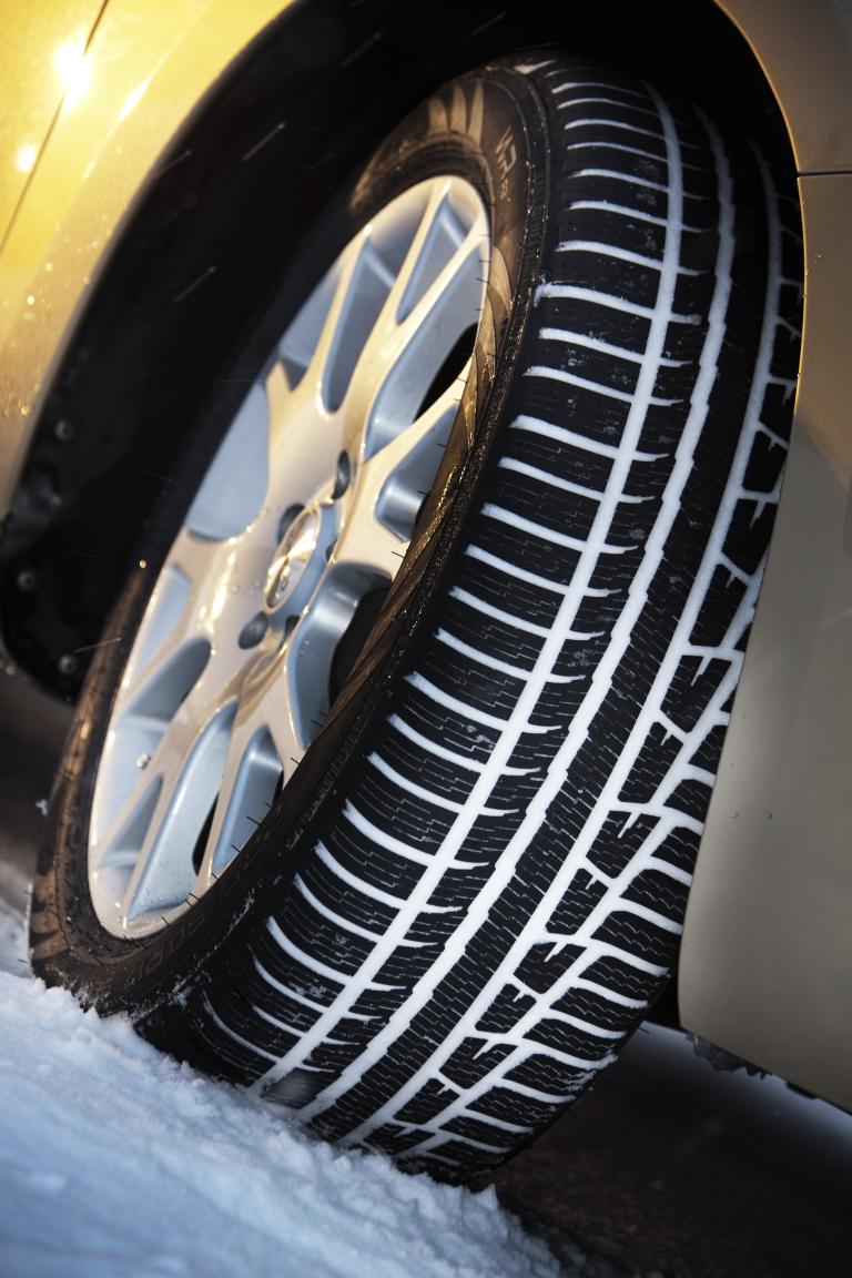 Zwei neue Winterreifen von Nokian