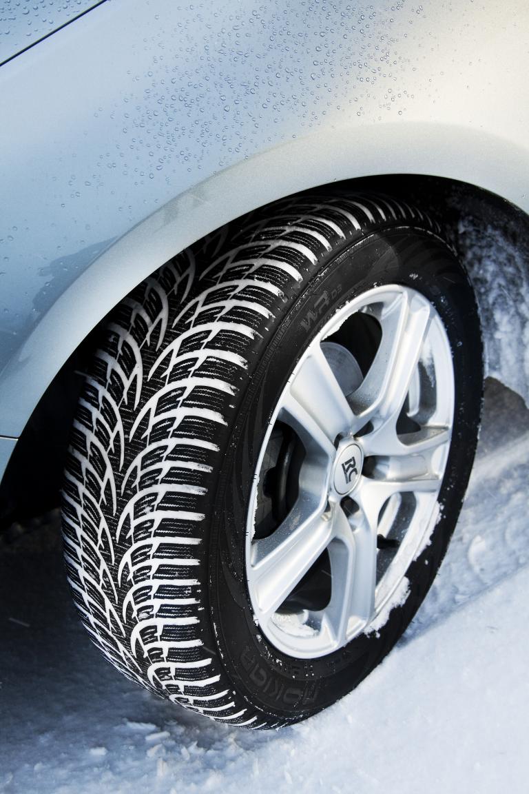 Zwei neue Winterreifen von Nokian