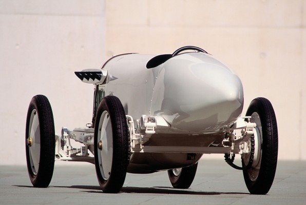 125 Jahre Automobil: Die erste Fahrt mit mehr als 200 km/h