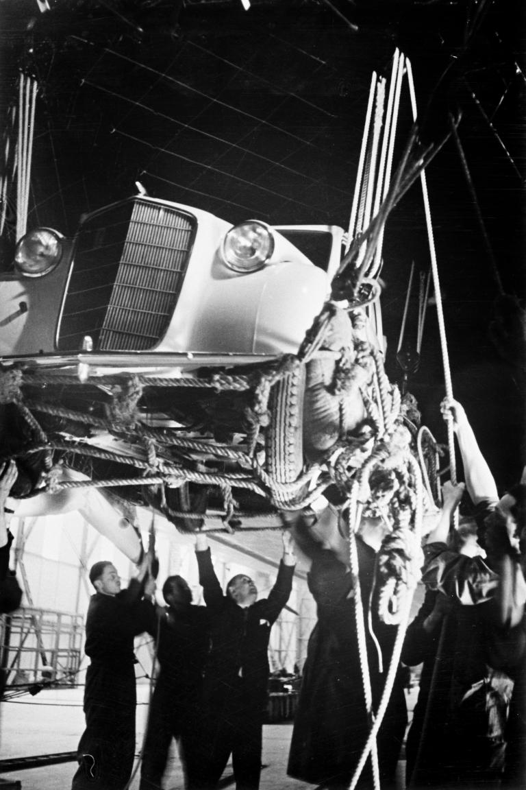 125 Jahre Automobil: Ein Opel überquert als Erster den Atlantik per Luftfracht