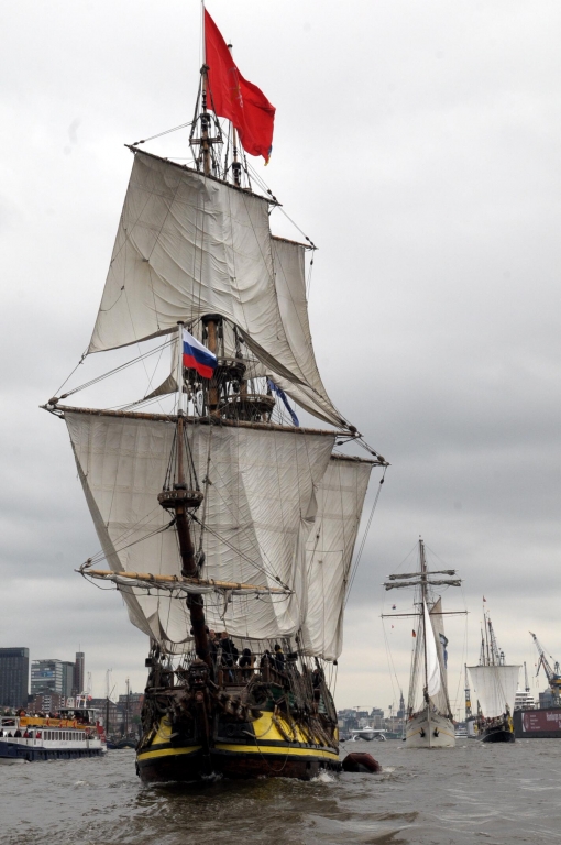 822. Hafengeburtstag Hamburg: Von der römischen Galeere bis zum modernen Luxusliner