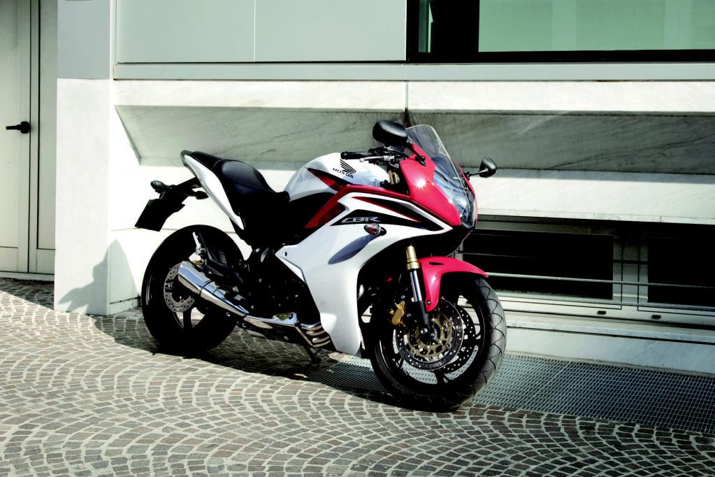 Ab Ende März 2011 ist die CBR bei den Honda-Händlern erhältlich. 