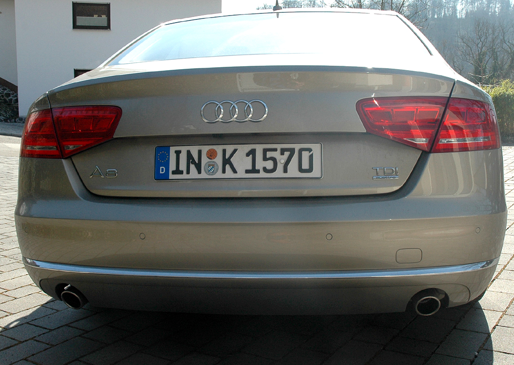 Audi A8: Blick auf die Rückseite der Stufenheck-Limousine. 