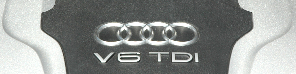 Audi A8: Blick unter die Motorhaube auf den Sechszylinder-Selbstzünder. 