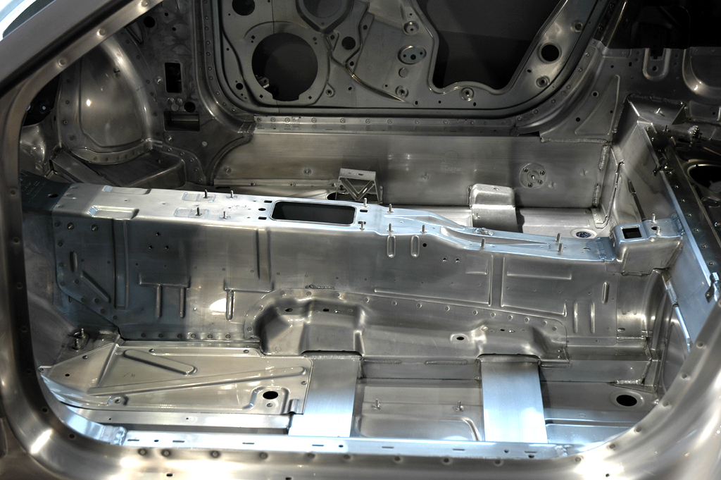 Audi-Leichtbau: Aluminium-Karosserien sind genauso leicht wie sicher. 