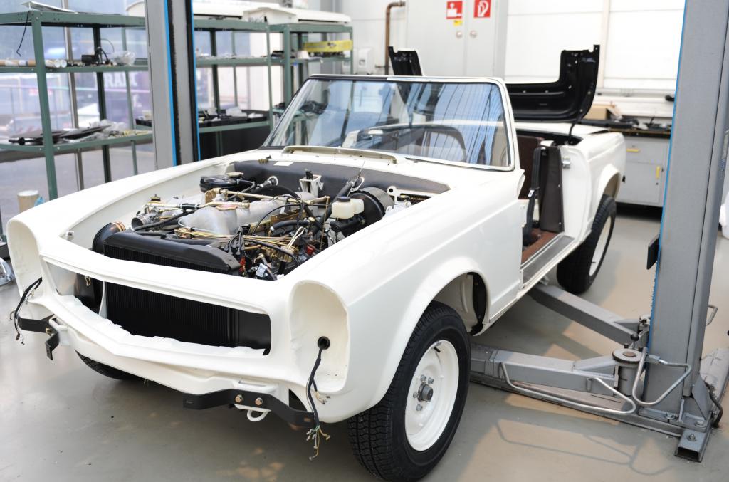 Aufbau eines Roadsters der Baureihe W 113, besser als 