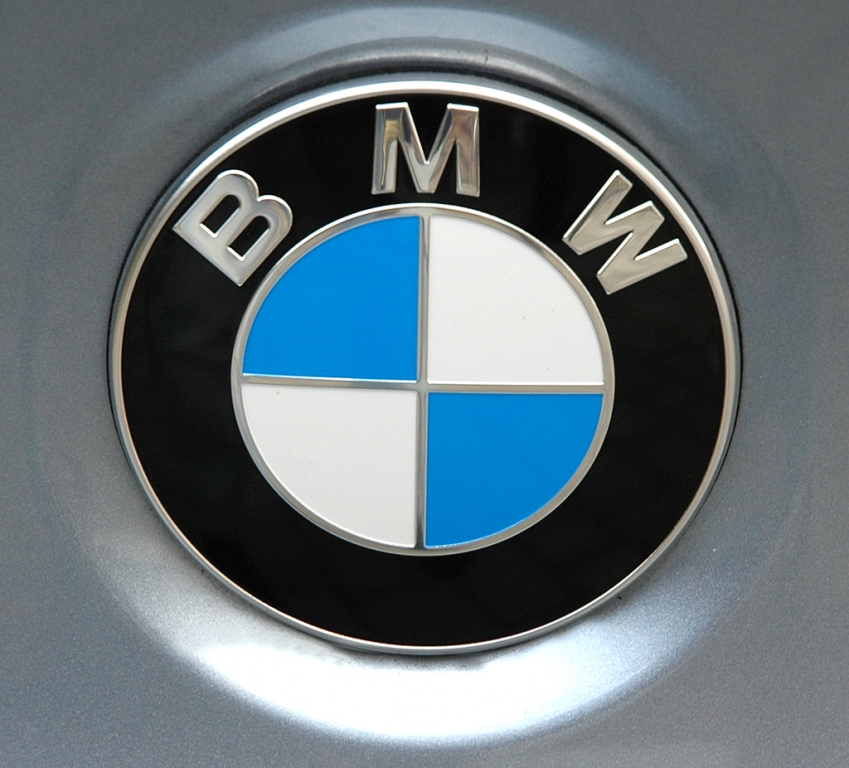 BMW 3er: Das Markenlogo sitzt hinten am Kofferraumdeckel.
