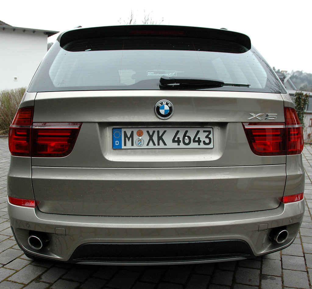 BMW X5 xDrive 40d: Blick auf die Heckpartie. 