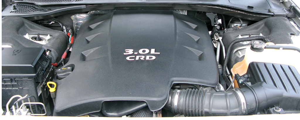 Chrysler 300C: ... der kraftvolle 510 Newtonmeter auf die Kurbelwelle stemmt. 