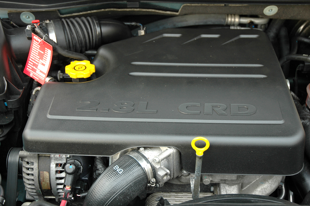 Chrysler Grand Voyager: Blick unter die Haube des 2,8-Liter-Vierzylinders.