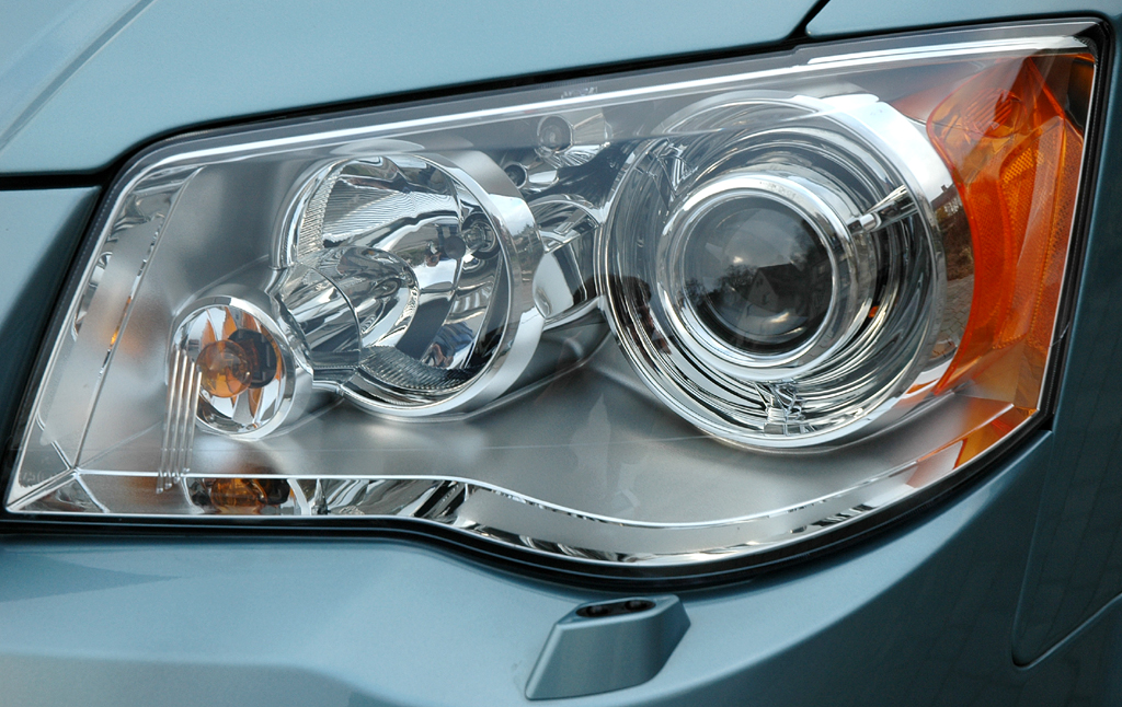 Chrysler Grand Voyager: Rundleuchten mit Xenon-Scheinwerfer vorn.
