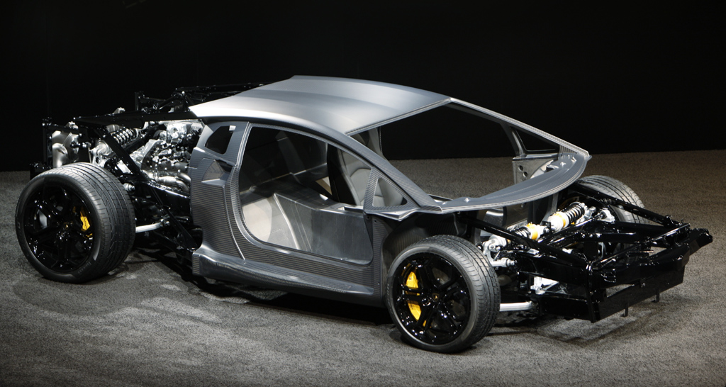 Das Rolling Chassis mit Kohlefaser-Monocoque nach der Enthüllung.