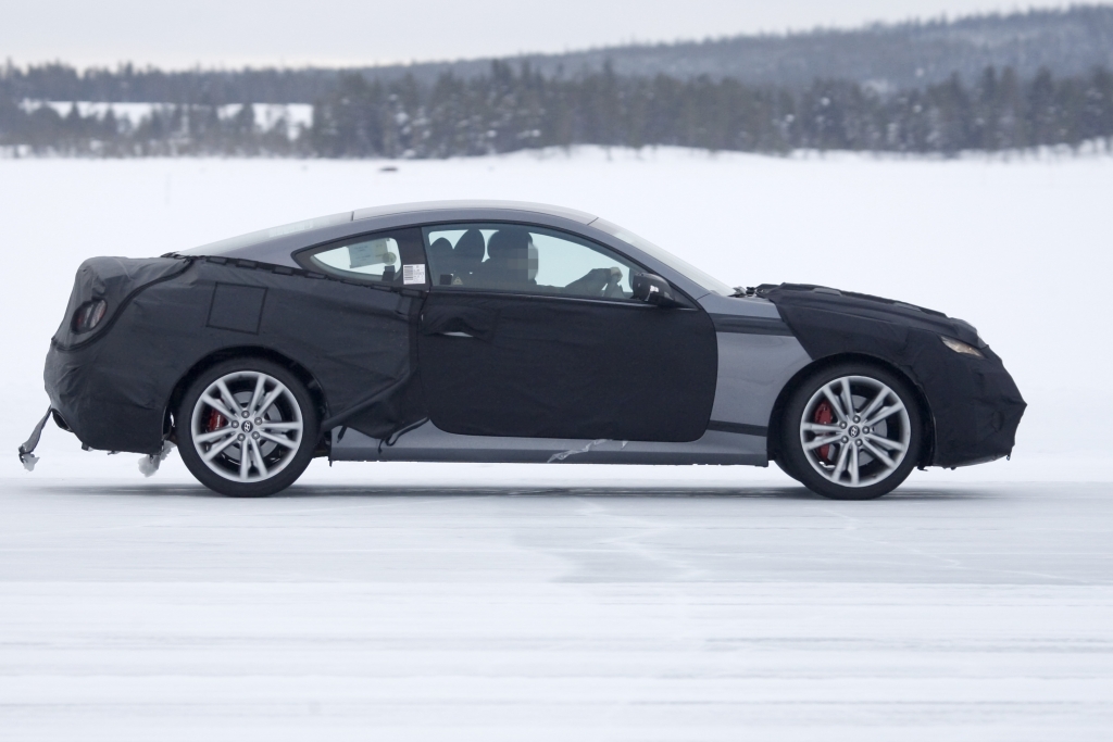 Dennoch sollen die neuen Motoren insgesamt effizienter arbeiten und auch das Handling, einem der Hauptkritikpunkte am Genesis Coupé, soll wesentlich verbessert werden. | fotos: lehmann photo-syndication 
