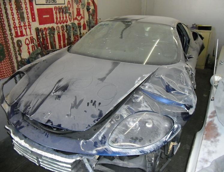 Der Ferrari nach dem Crash, Foto: Ebay
