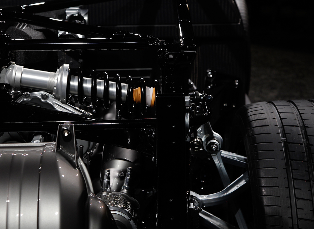 Detailaufnahme der Fahrwerksaufhängung im Rolling Chassis.