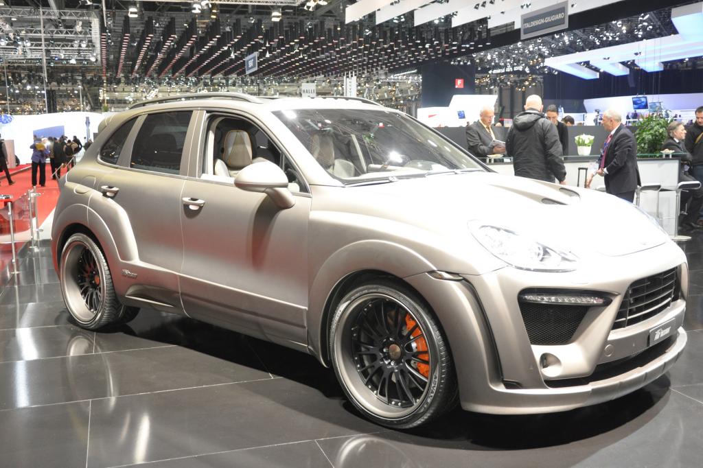 Die Porsche-Interpretation wirkt insgesamt noch stämmiger als die Serienvariante