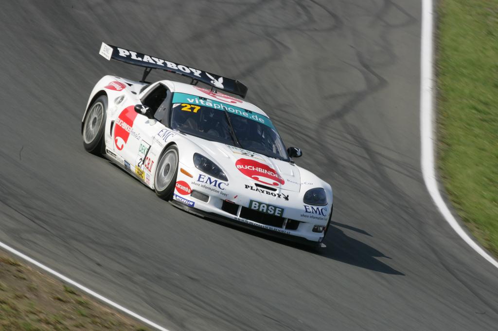 Die weiße Callaway-Corvette wird 