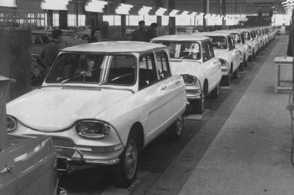 Ein Blick in die Produktionshallen 1962