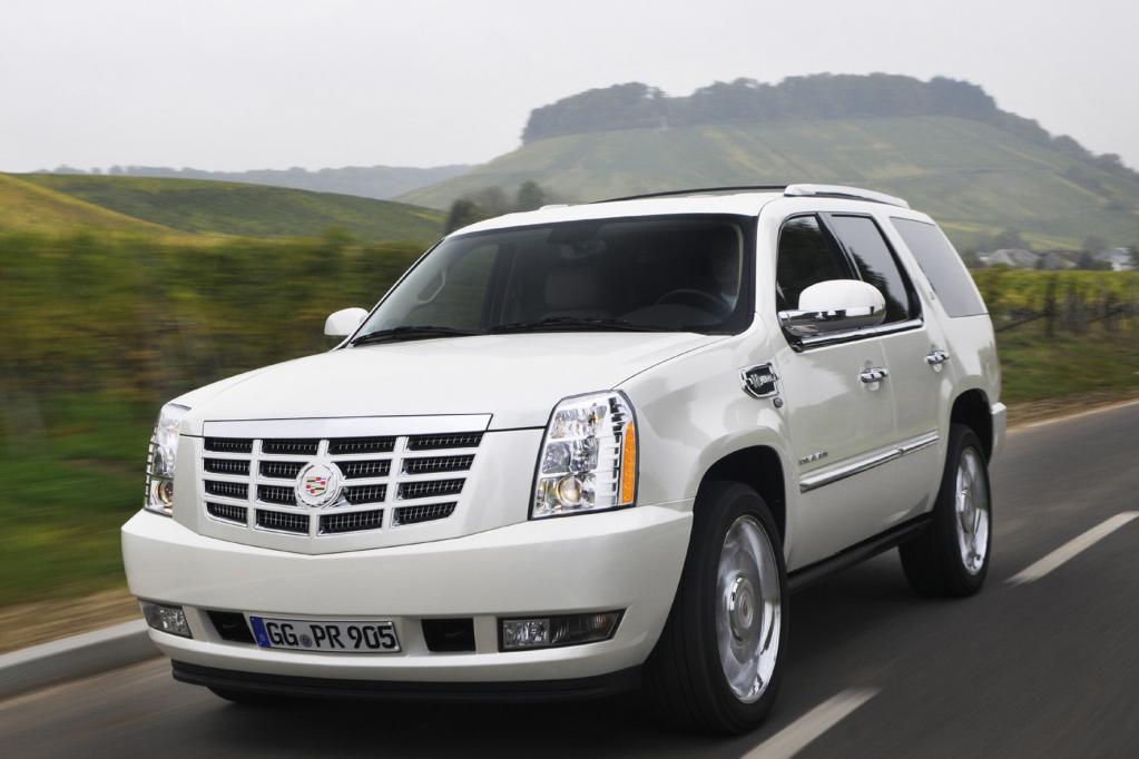 Eine Wuchtbrumme in amerikanischer Manier ist der Cadillac Escalade Hybrid. 