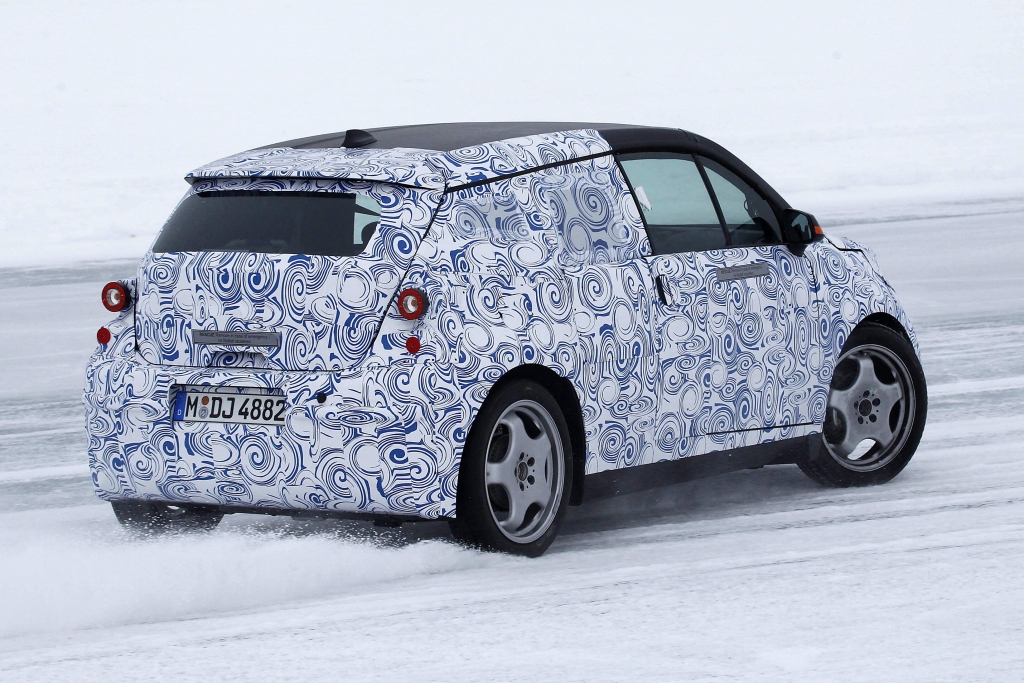 Erwischt: Erlkönig BMW i3 – Premium-Stromer im hohen Norden -- Mit dem Mega Vehicle bringt BMW das erste Großserienfahrzeug weltweit auf den Markt. | fotos: lehmann photo-syndication
