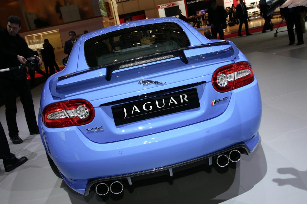 Genf 2011: Jaguar XKR-S erreicht 300 km/h