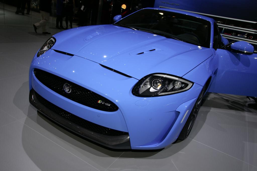 Genf 2011: Jaguar XKR-S erreicht 300 km/h