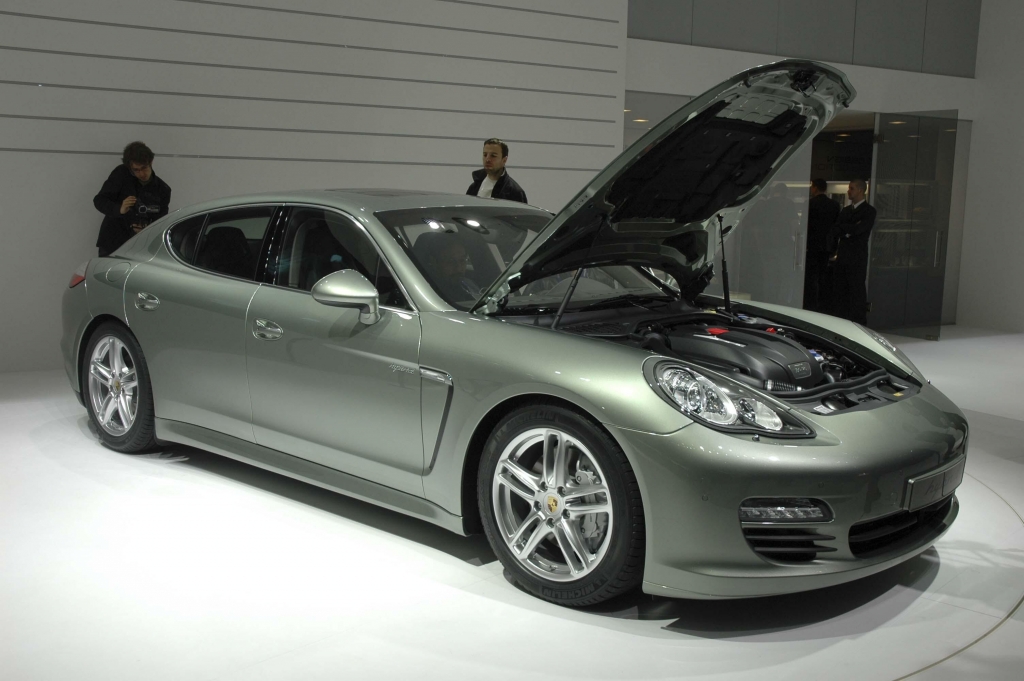 Genf 2011 – Luxusmodelle: Carlsson CLS, BMW 5er Kellener Sport, Xenatec Maybach, Mansory