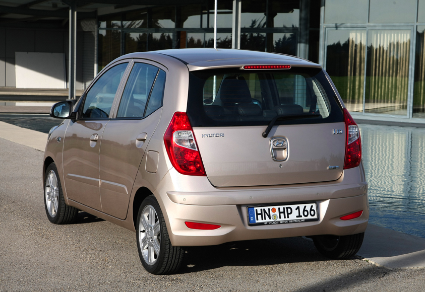 Hyundai i10: Heck-/Seitenansicht des koreanischen Winzlings. 