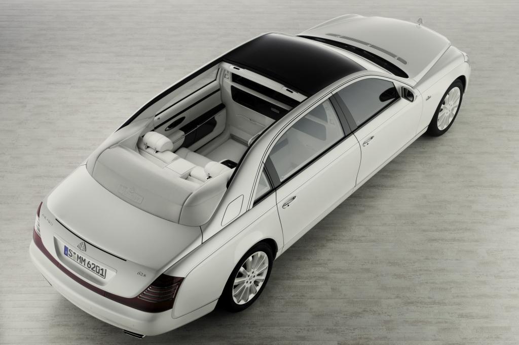Im Maybach Landaulet sehen nur die Passagiere den ungefilterten Himmel