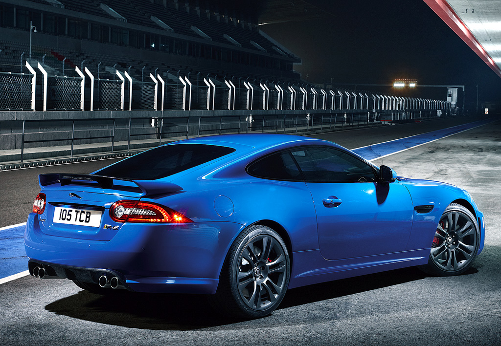 Jaguars 550 PS starkes Sportcoupé XKR-S ist 300 Stundenkilometer schnell