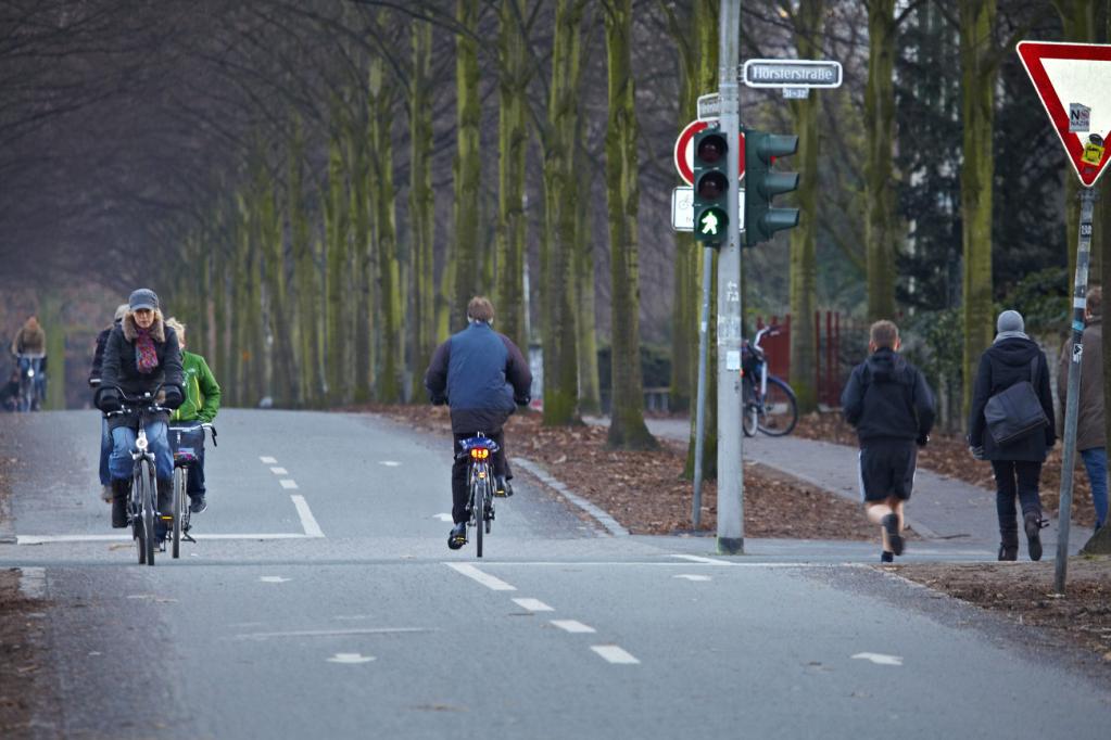Kinder sollten einhändig Radfahren können 