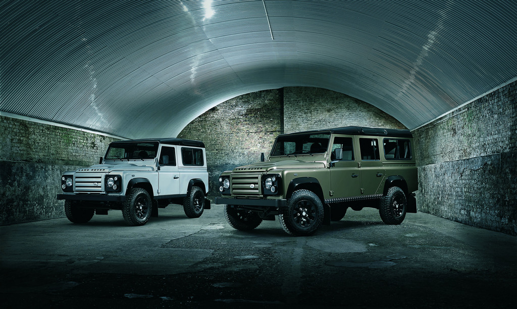Land Rover Defender 