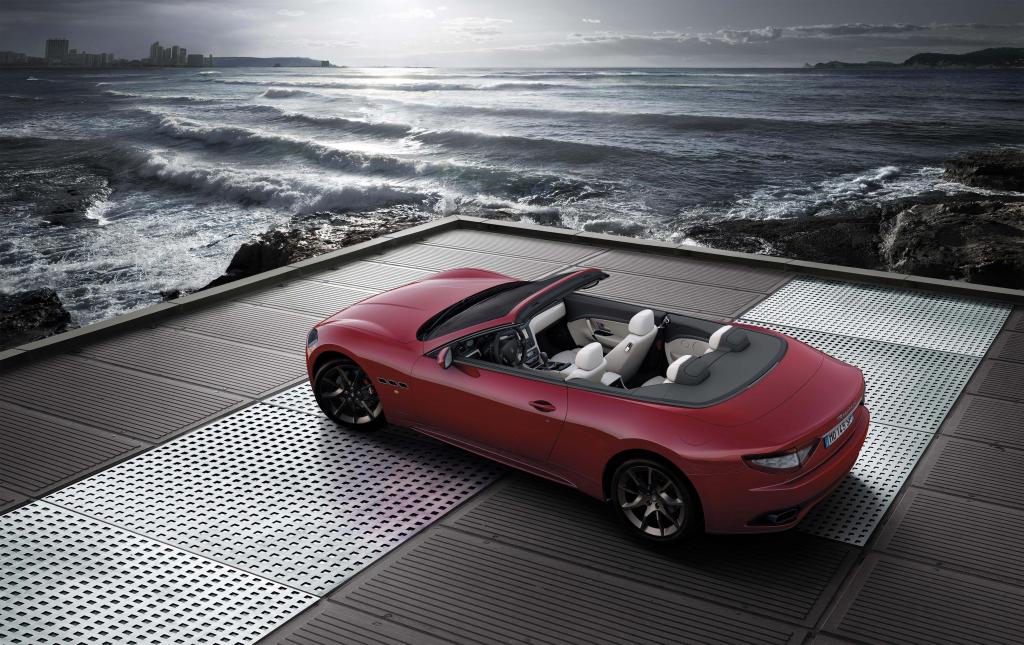 Maserati Gran Cabrio Sport.
