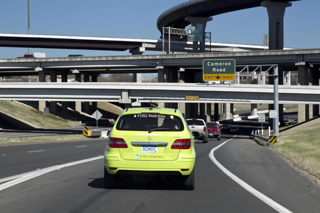 Mercedes-Benz B-Klasse F-Cell auf dem Weg von New Orleans nach San Antonio.
