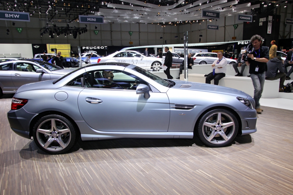 Mercedes-Benz SLK: Ein Roadster zeigt Gesicht