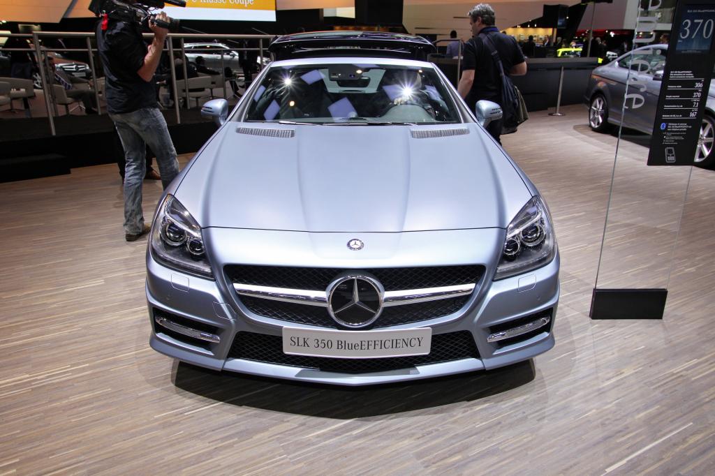 Mercedes-Benz SLK: Ein Roadster zeigt Gesicht