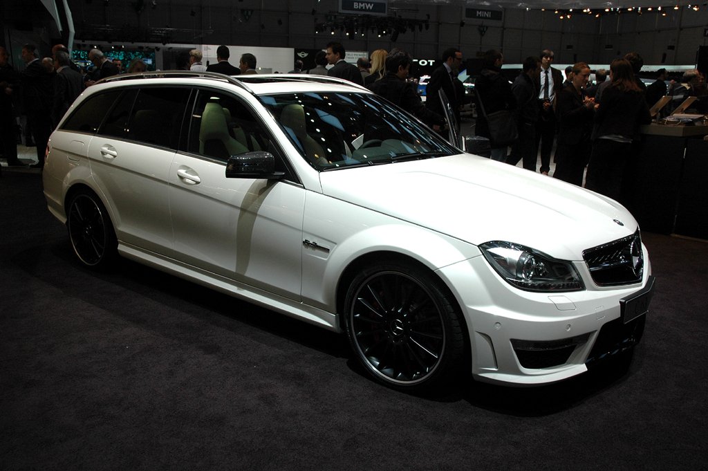 Mercedes in Genf: Von der C-Klasse gibt es auch wieder AMG-Varianten, hier der Kombi. 