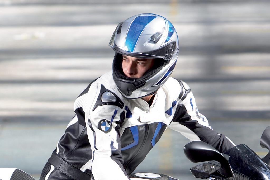 Motorradhelme gibt es in verschiedenen Bauformen für die unterschiedlichsten Einsatzzwecke. 