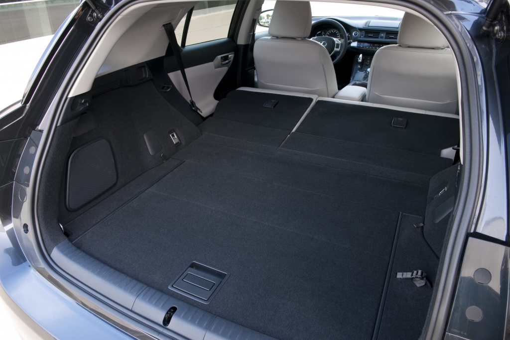 Neu im Handel: Lexus CT 200h - Der kleinste Lexus setzt konsequent auf Hybrid