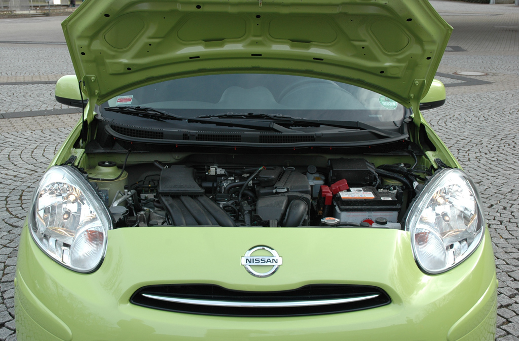 Nissan Micra: Blick unter die Motorhaube des vorerst einzigen 80-PS-Benziners.
