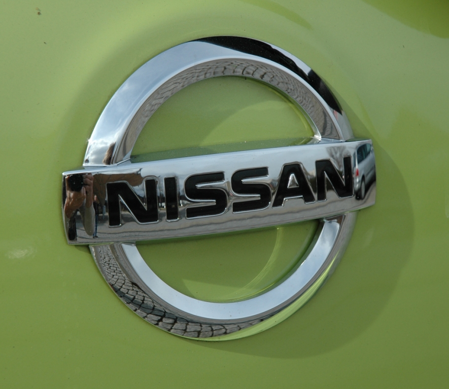 Nissan Micra: Das Markenlogo sitzt hinten gleich unter der Heckscheibe.