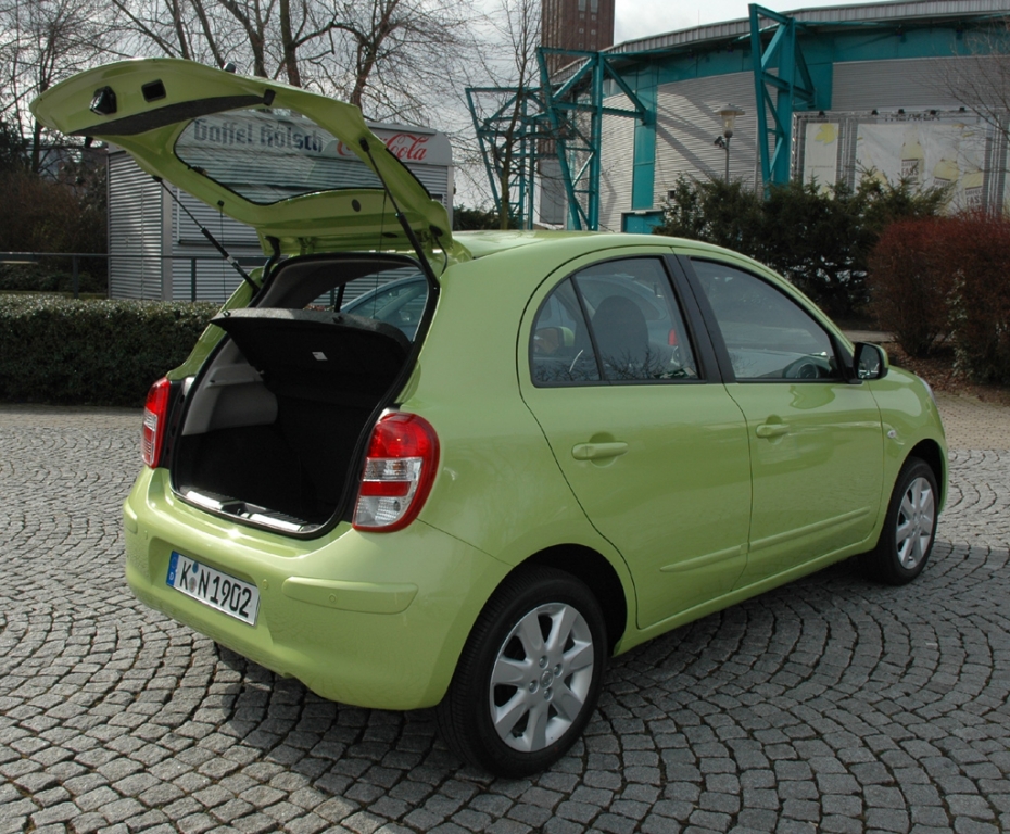 Nissan Micra: Ins Gepäckabteil passen zwischen 265 und 1132 Liter hinein.