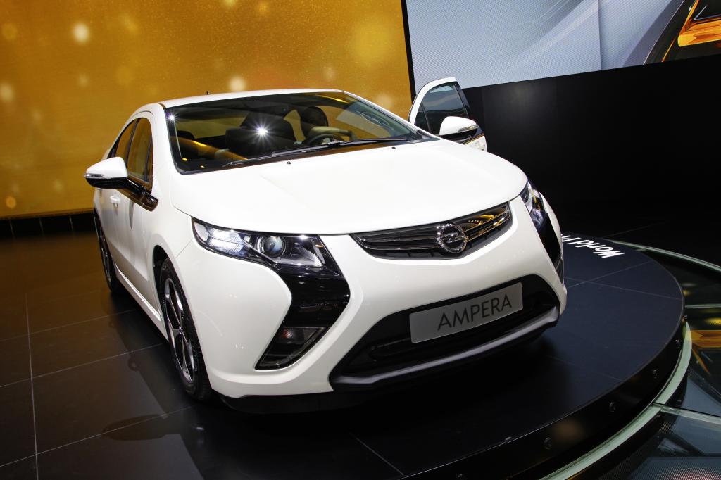 Opel Ampera.