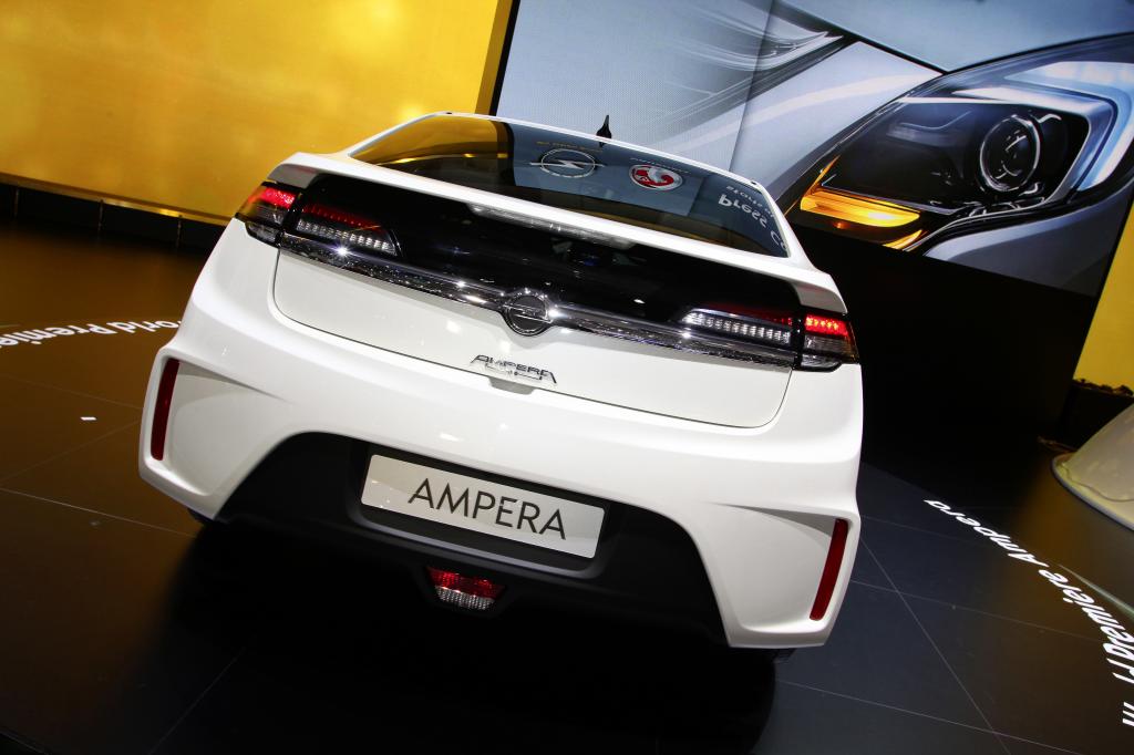 Opel Ampera.
