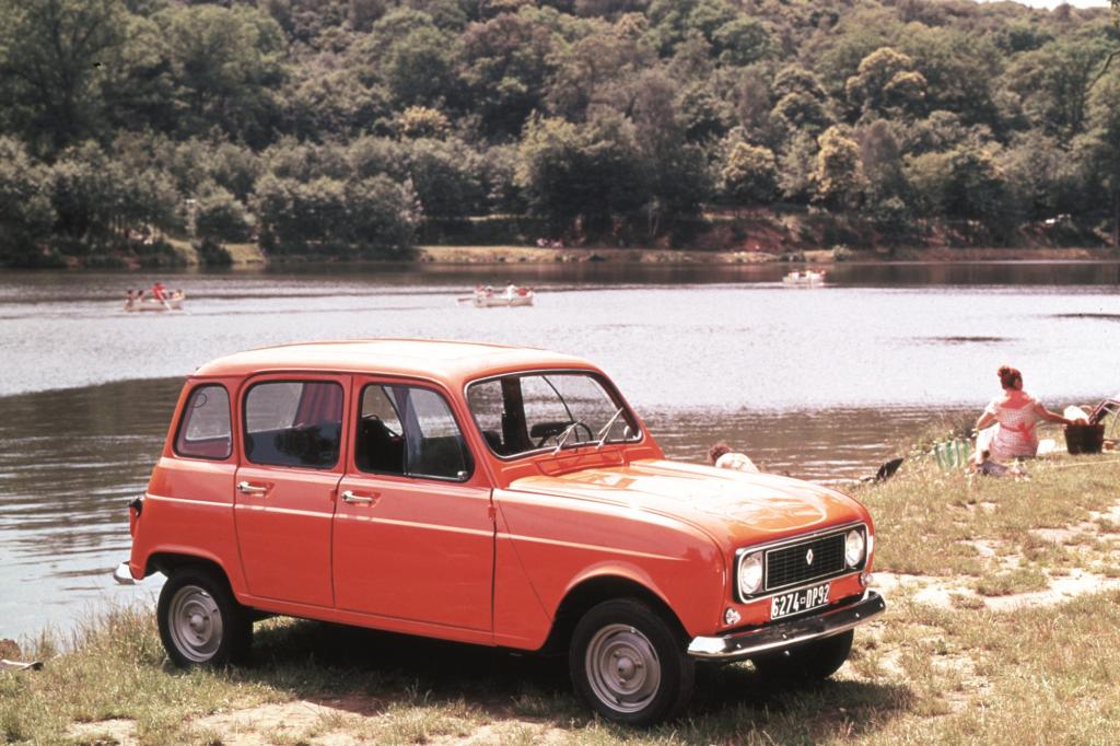 Optisch und technisch veränderte sich die Renault 4 Limousine dagegen während der 31-jährigen Produktionszeit kaum