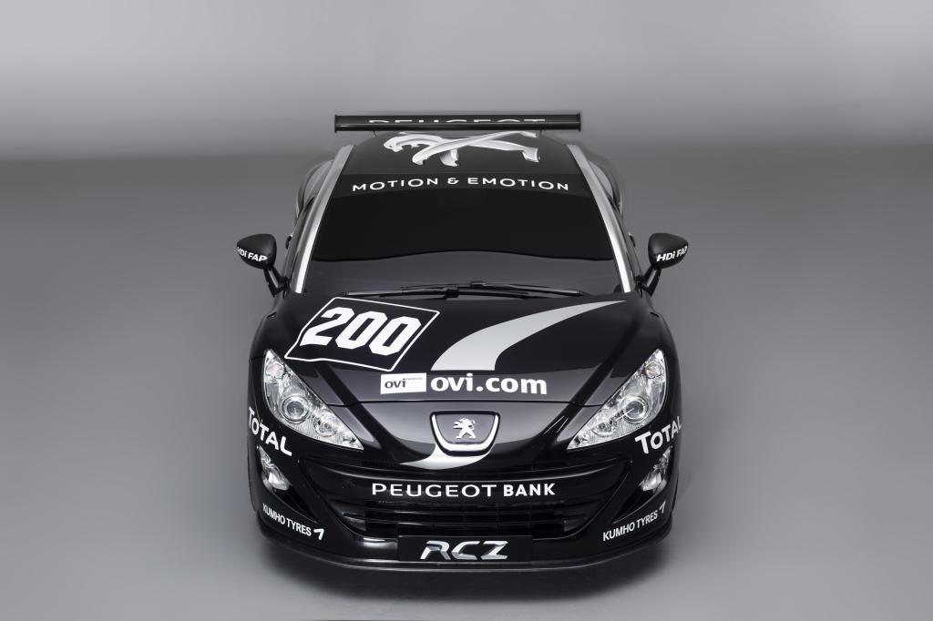 Peugeot RCZ.