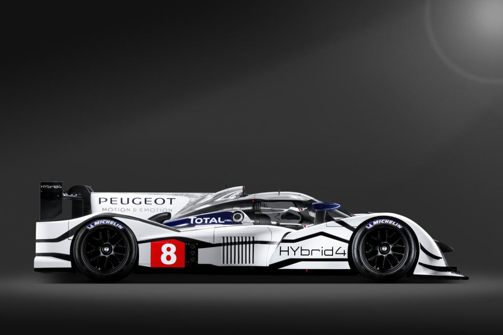 Peugeot testet den 908 Hybrid4 in Le Mans