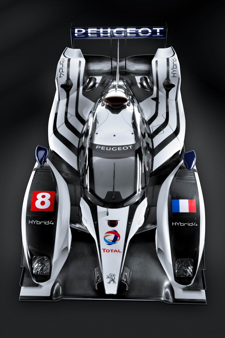 Peugeot testet den 908 Hybrid4 in Le Mans