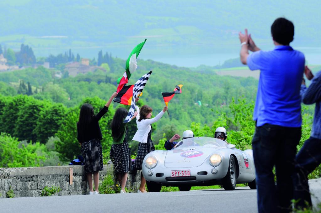 Porsche 550 Spyder bei der Mille Miglia.