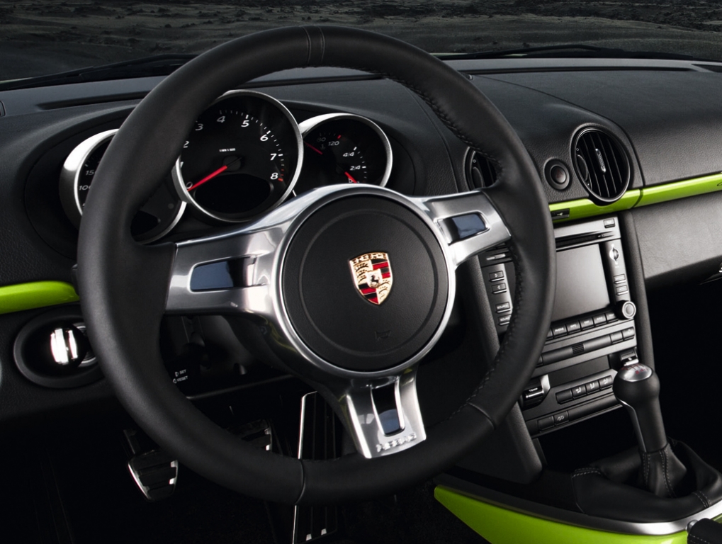 Porsche Cayman R: Blick ins sportliche Cockpit des Puristen.
